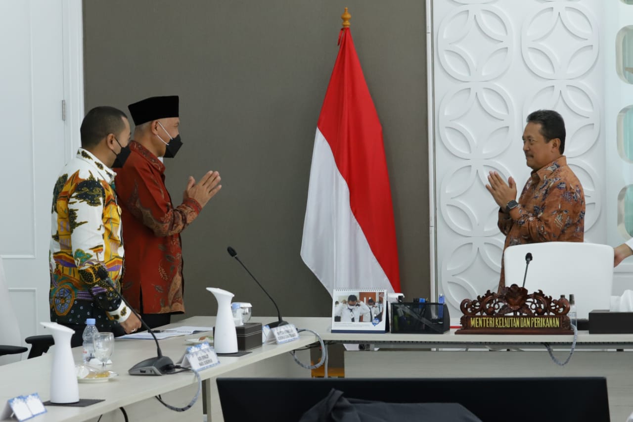 Audiensi Gubernur Sumatera Barat Mahyeldi, Wakil Gubernur Sumatra Barat Audy Joinaldy dan jajarannya di Ruang Rapat, Gd. Mina Bahari IV, Kantor KKP, Rabu (19/5/2021).
