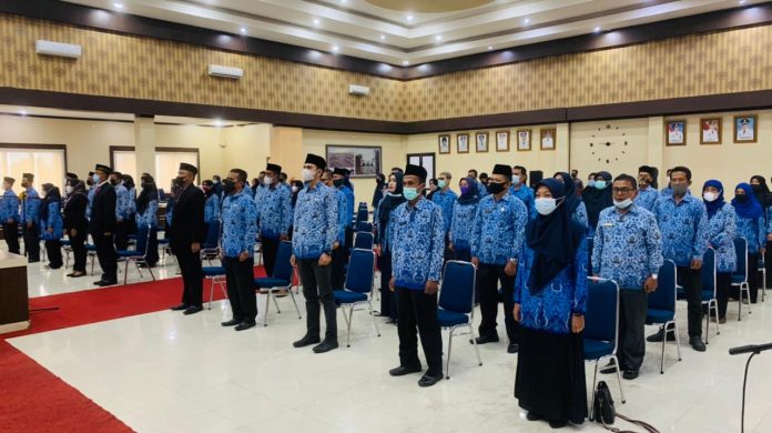  Sebanyak 66 Aparatur Sipil Negara (ASN) Kota Payakumbuh, Sumatera Barat (Sumbar) mengikrarkan sumpah jabatan atas pelantikan mereka, Jumat (4/6/2021) di Aula Ngalau Indah, Lantai III Balai Kota Payakumbuh.