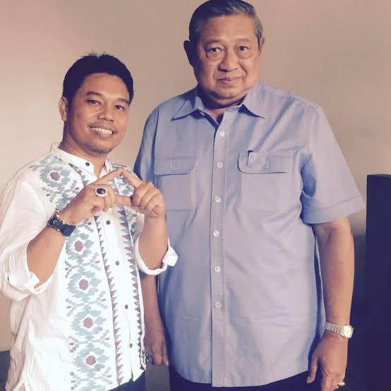 Ketua DPC Partai Demokrat Kota Padang, Ilham Maulana foto bersama dengan Presiden ke-6 RI Soesilo Bambang Yudhoyono (SBY)