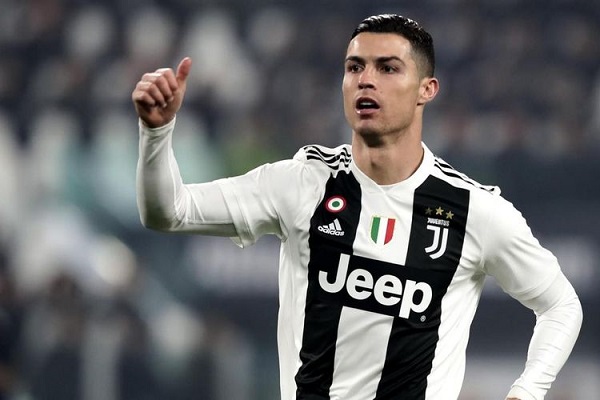 cristiano Ronaldo akan memilih bertahan atau hengkang dari  Si Nyonya Tua Juventus., Rabu (24/4/2019).
