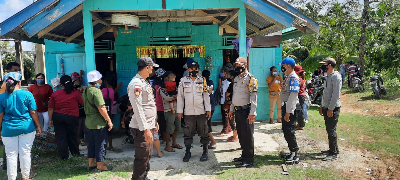 Patroli rutin Polres Kepulauan Mentawai di tengah masyarakat. (Foto: Dok. Polres Kepulauan Mentawai. (Foto: Dok. Polres Kepulauan Mentawai)
