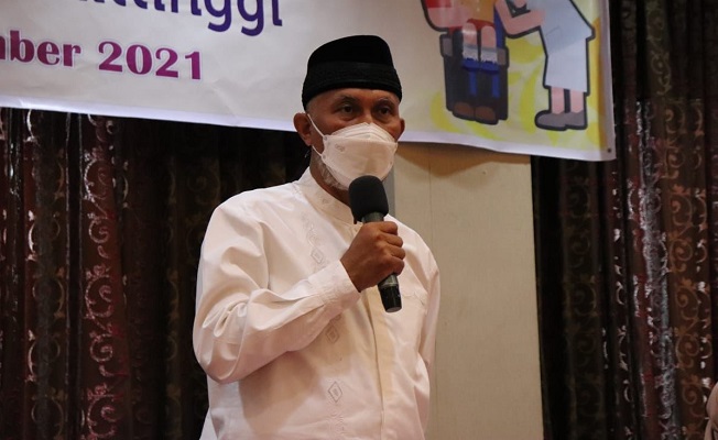 Gubernur Sumbar Mahyeldi saat menghadiri orientasi persiapan bulan imunisasi campak rubella di Bukittinggi, Jumat (3/9/2021). (Foto: Adpim Sumbar)