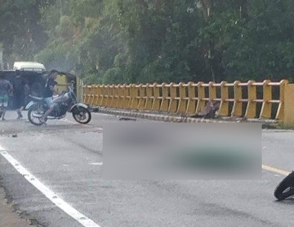 Kondisi korban kecelakaan maut di jalan lintas Padang-Bukittinggi pada Kamis (7/10/2021) pagi. (Foto: Dok. Istimewa)