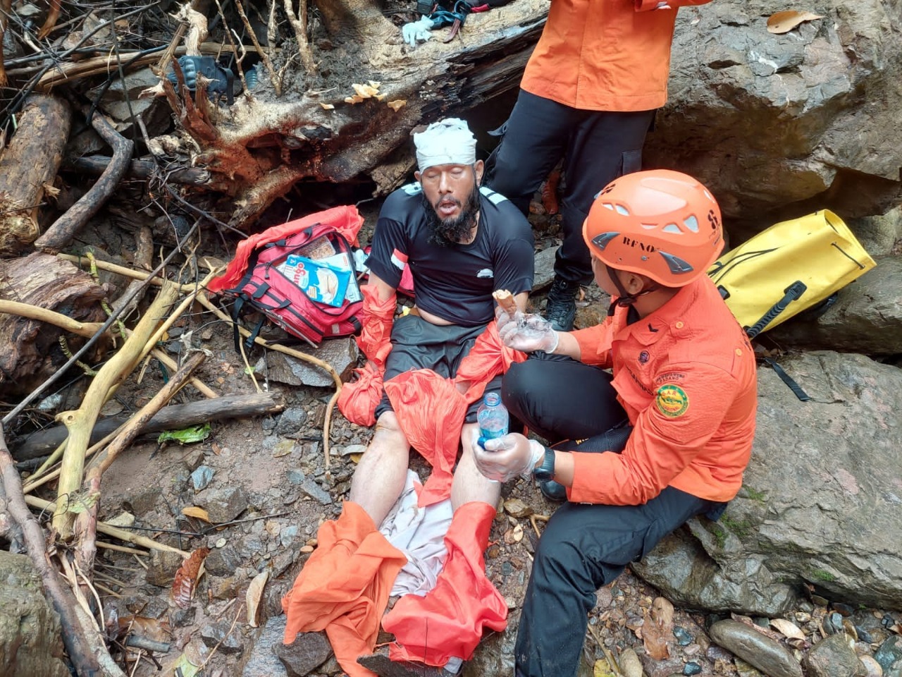 Hilang Semalam, Lelaki di Padang Ditemukan Terduduk di Air Terjun Bungus