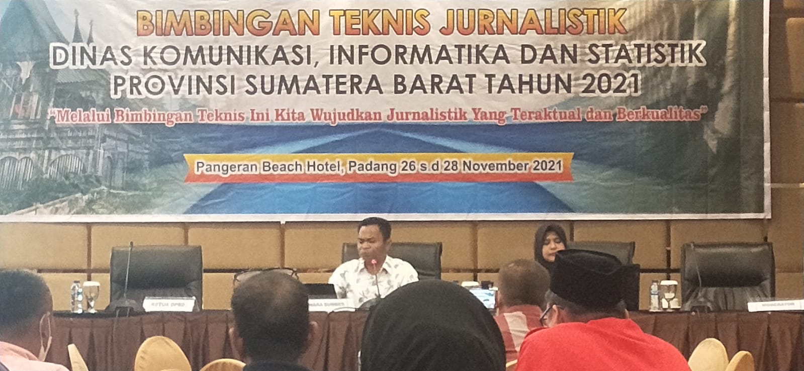 Anggota DPRD Sumatera Barat, Hidayat memaparkan terkait peran pers dalam perencanaan pembangunan daerah, Sabtu (27/11/2021)
