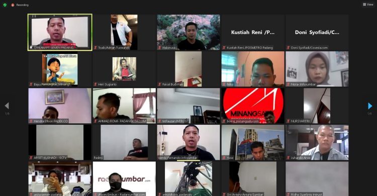 Strategi Media Menghadapi Era Digitalisasi, PT Semen Padang Gelar Media Gathering bersama jurnalis di Sumatera Barat hadirkan Desy Anwar, jurnalis perempuan Indonesia dari CNN Indonesia, Selasa (30/11/2021)