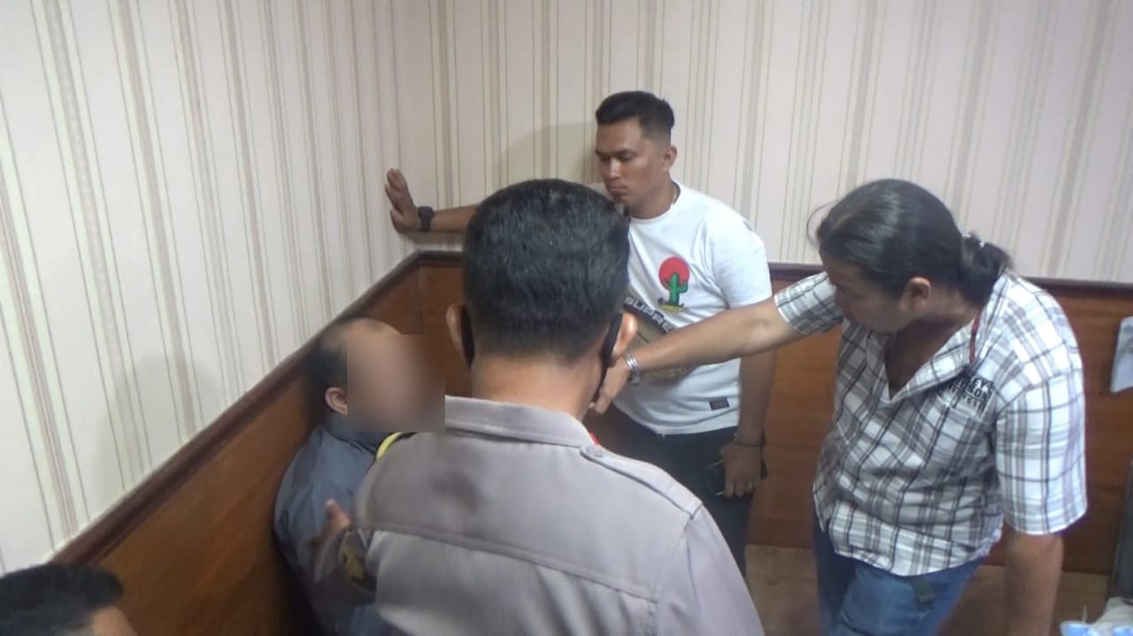 Oknum guru ngaji ditangkap polisi karena diduga melakukan sodomi anak di bawah umur. (Foto: Dok. Polresta Padang)