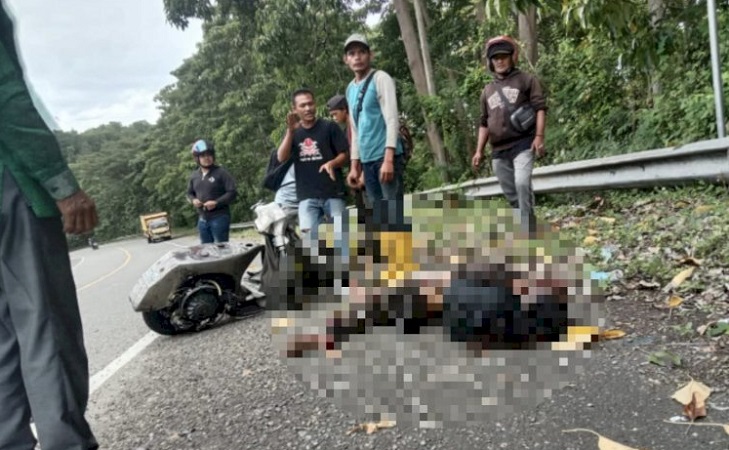 Anak Vespa asal Padang, Sumbar, mengalami kecelakaan di Jalan Lintas Nasional Banda Aceh-Medan Lembah Seulawah, Saree, Kabupaten Aceh Besar, Kamis (2/12/2021). (Foto: IST/RMOL Aceh)