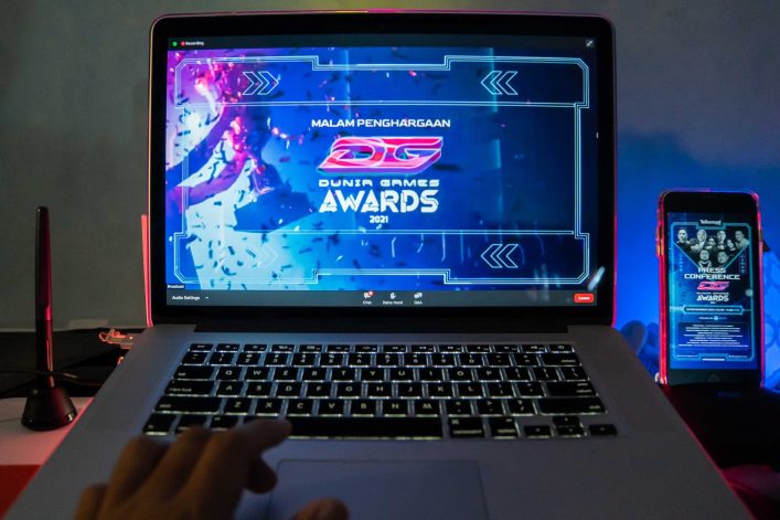 Telkomsel Dunia Games secara resmi umumkan peraih penghargaan Dunia Games Awards (DGA) 2021 dari 17 kategori yang dipilih langsung berdasarkan hasil voting masyarakat mulai 1 – 14 Desember 2021. Informasi lengkap mengenai perhelatan ini dapat diakses mela