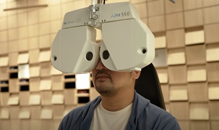 Kacamata Teknologi 3D Face Scanning ala VIUUM, Pertama di Indonesia dan Ringannya Setara Kertas (Viuum/Halonusa)