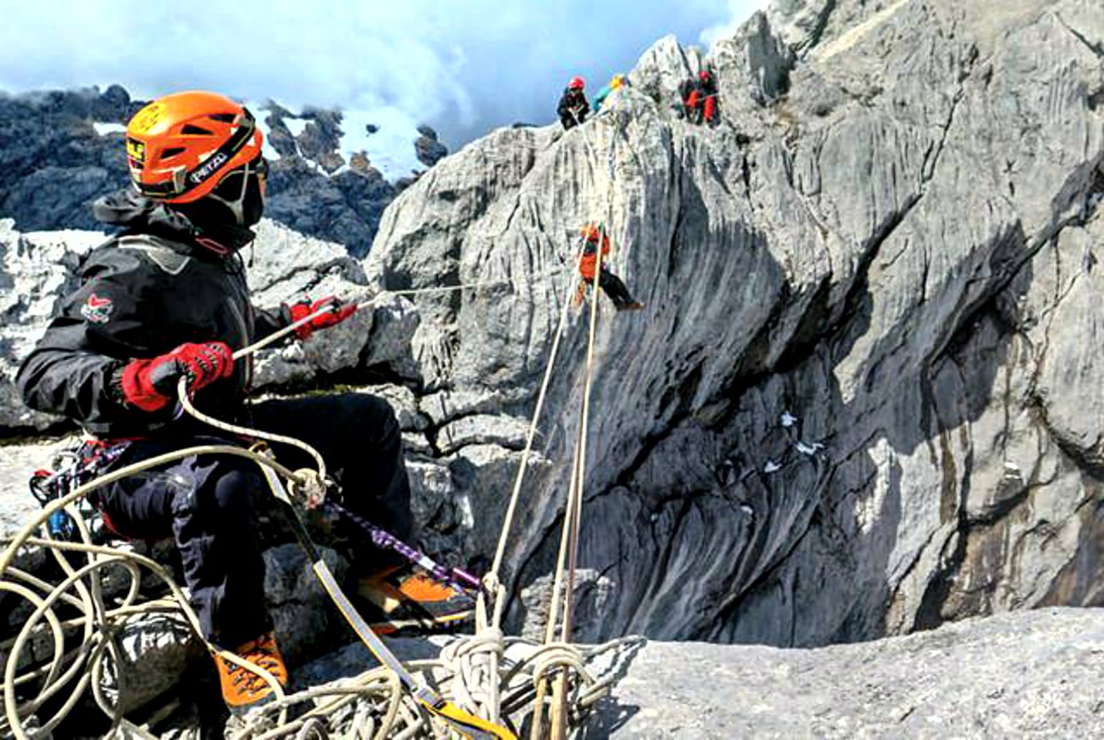 Mengenal Sekilas Istilah Mountaineering Hingga Teknik Dasarnya, Dalam Aktivitas Pendakian Gunung (Foto: Dok.Istimewa/Halonusa)