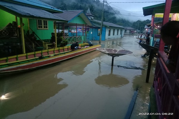 Banjir di Nunukan merendam rumah warga (foto BNPB)