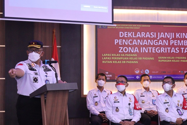Deklarasi janji kinerja Lapas Kelas IIA Padang. (Foto: Dok. Humas)