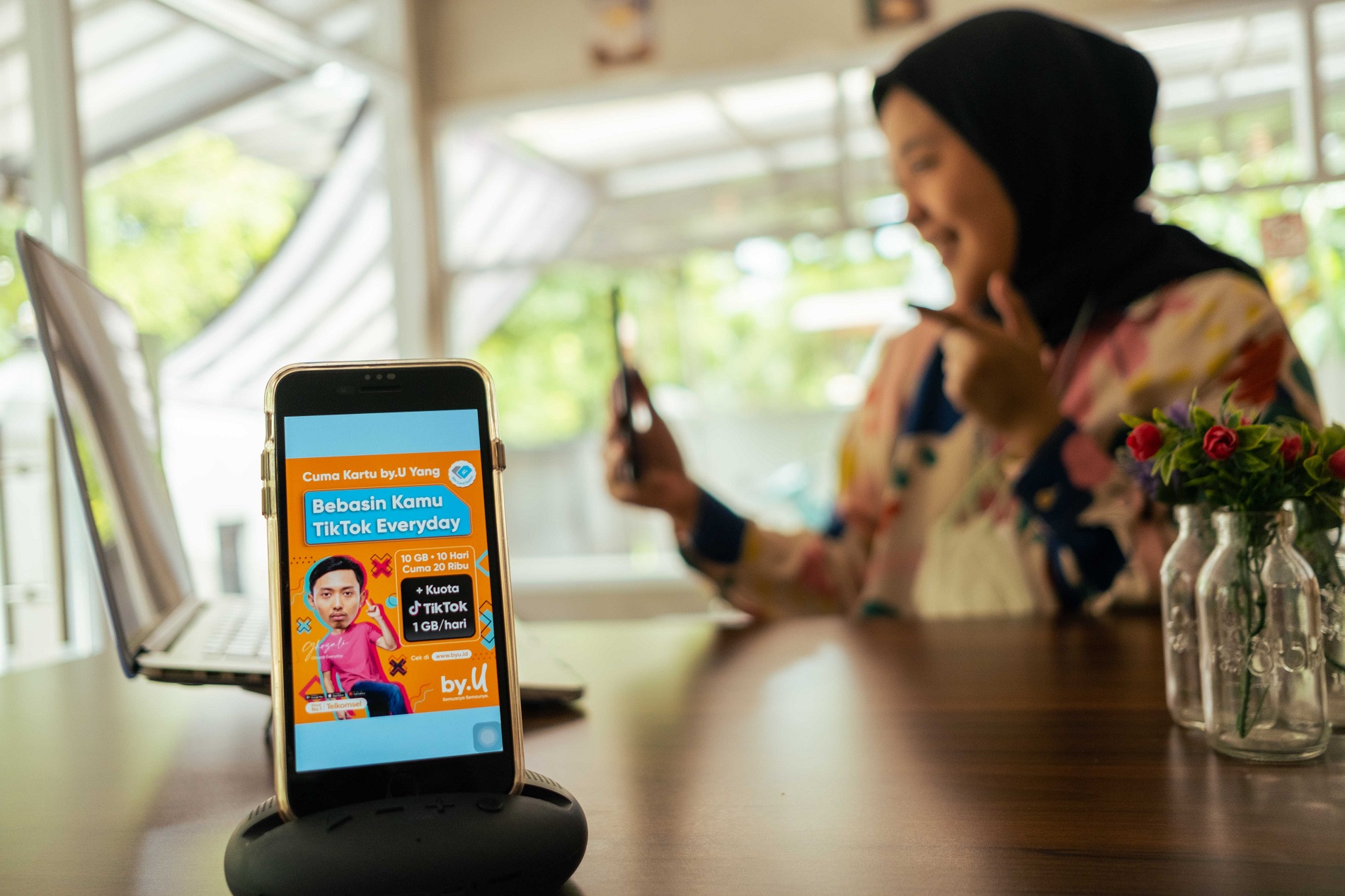  by.U meluncurkan promo bertajuk TikTok Everyday yang memberikan kuota 1 GB/hari untuk akses TikTok saat pelanggan melakukan pembelian kuota apapun. Penawaran ini memperkuat komitmen by.U sebagai layanan seluler prabayar digital Indonesia yang memberikan 