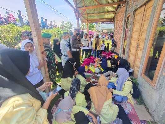 Sejumlah mahasiswa UNP korban terdampak kecelakaan bus di Kabupaten Agam. (Foto: Dok. Polres Agam)