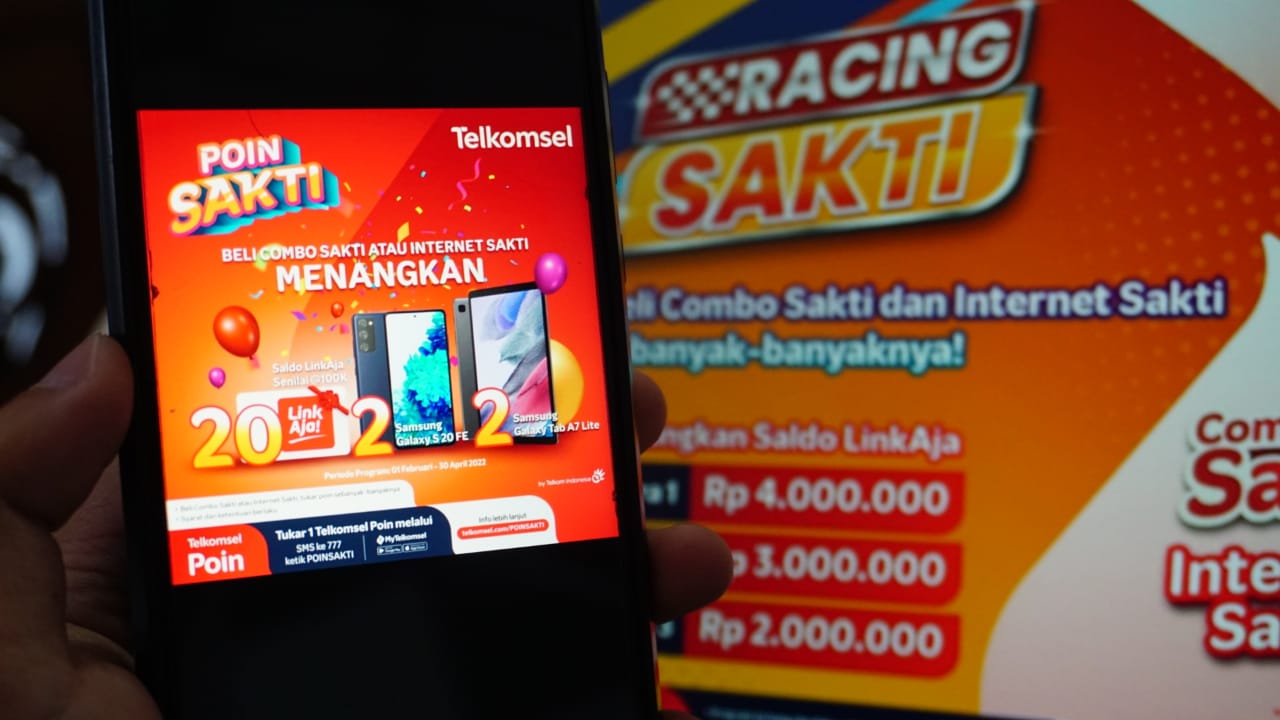  Telkomsel hadirkan program berhadiah menarik bagi pelanggan di Area Sumatera yang telah membeli paket internet Combo Sakti atau Internet Sakti. Dalam layanan ini, pelanggan yang telah membeli paket tersebut dapat menukarkan 1 Telkomsel POIN. Pelanggan ya