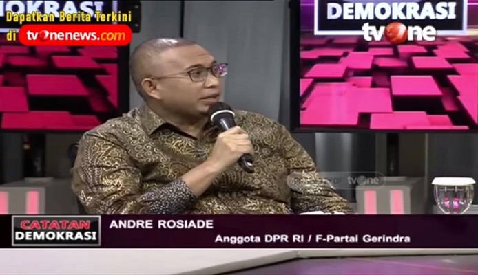 Anggota DPR RI asal Sumbar Andre Rosiade saat tampil dalam Catatan Demokrasi' TV One, Selasa (5/4) malam. (Foto: Dok. Courtesy YouTube TV One)