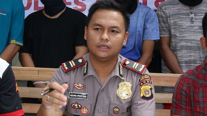 AKP RJ Agung Pratomo saat menjabat Kapolsek Simpang Kiri, Kabupaten Aceh Singkil dan masih berpangkat Iptu. (Foto: Dok. Istimewa/Serambi News)