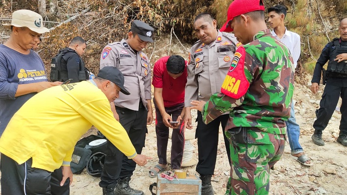 Penemuan mortir aktif di Kupitan, Kabupaten Sijunjung. (Foto: Dok. Polsek IV Nagari)