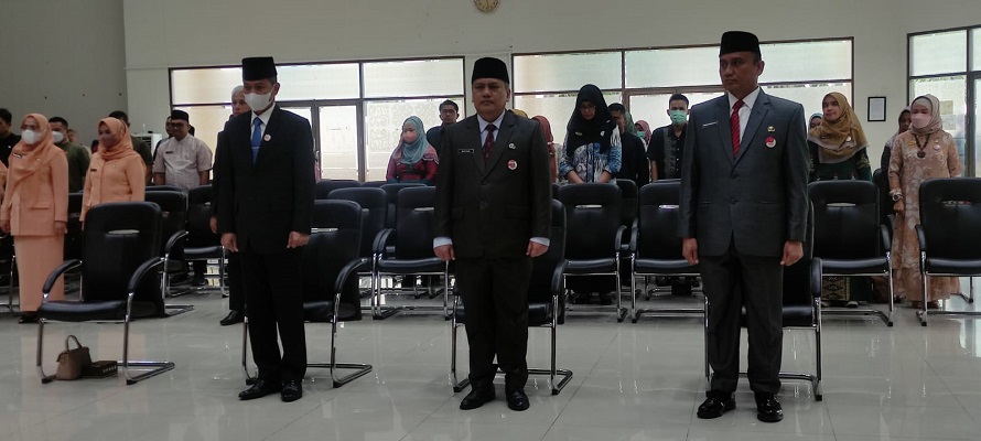 3 dari 8 delapan kepala OPD di Pemko Padang yang bergeser posisi ke jabatan baru. (Foto: Dok. Istimewa)