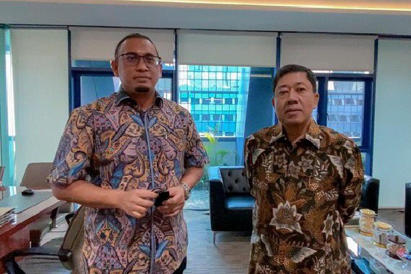 Anggota Komisi VI DPR RI, Andre Rosiade dan Direktur Utama Pertamina Patra Niaga, Alfian Nasution. (Foto: Dok. Tim AR)