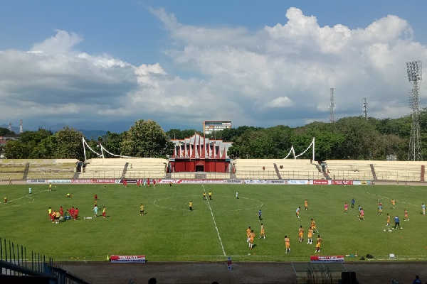Pertandingan Semen Padang FC vs PSPS Riau. (Foto: Dok. Muhammad Aidil)