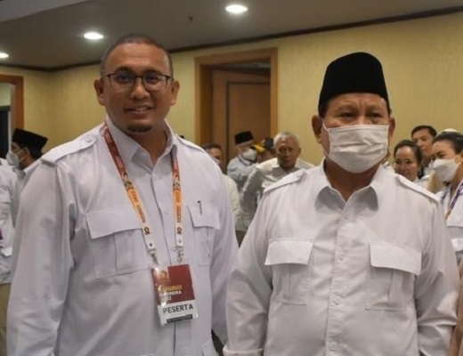 Ketua DPD Gerindra Sumbar, Andre Rosiade bersama Ketua Umum Partai Gerindra, Prabowo Subianto saat Rapimnas Paratai Gerindra beberapa waktu lalu. (Foto: Dok. Tim AR)