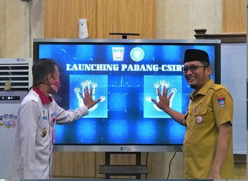 Wali Kota Padang Meloancing Padang Csris
