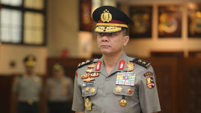 Irjen Pol Teddy Minahasa saat menjabat sebagai Kapolda Sumatera Barat. (Foto: Istimewa)