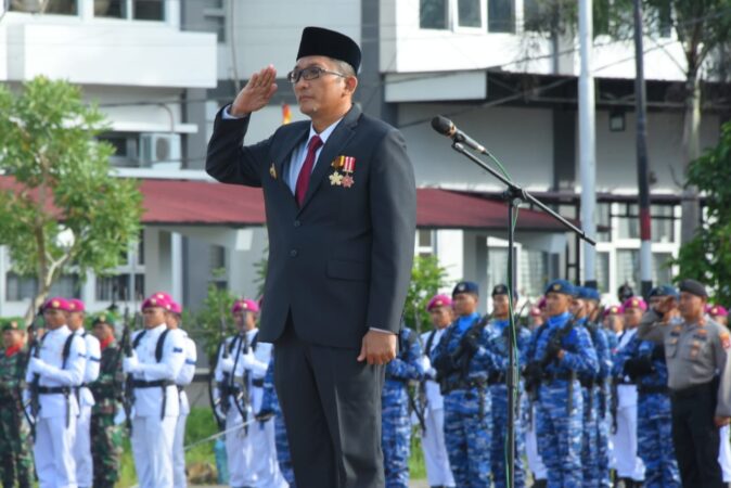 Wali Kota Padang menjadi pembina upacara Hari Pahlawan