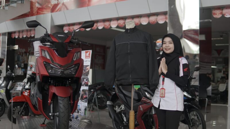 Beli honda Vario 160 dapat jaket ekslusif secara gratis di PT Hayati Pratama Mandiri. (Foto: Honda Hayati)