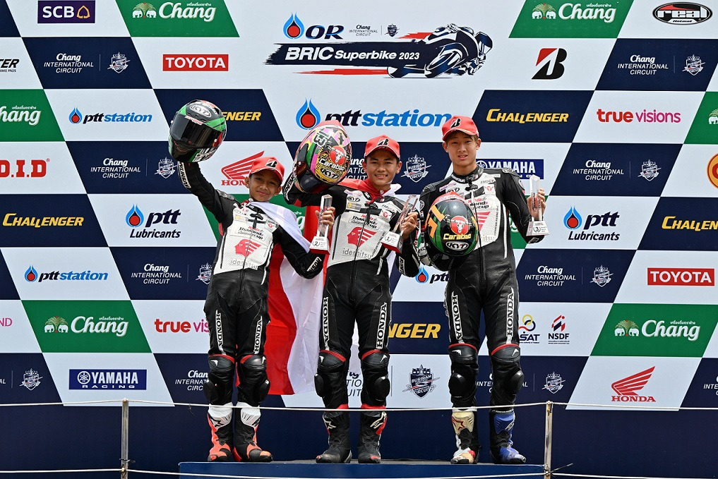 Pebalap PT Astra Honda Motor (AHM) Decksa Almer Alfarezel berhasil mempersembahkan podium pertama pada seri kedua di race kedua ajang Thailand Talent Cup (TTC) di Chang International Circuit, Buriram, Thailand 9 April 2023. (Foto: Istimewa)