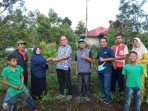 Kegiatan Aquaponik di Jorong Kayu Aro, Nagari Batang Barus, Kabupaten Solok. (Foto: Humas AQUA Solok)