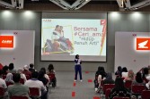 PT Astra Honda Motor (AHM) beserta jaringan dealer sepeda motor Honda di seluruh Indonesia melakukan upaya edukasi keselamatan berkendara kepada sekitar 1.100 perempuan.