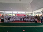 Sosialisasi PT Honda Pratama Mandiri (HPM) berfoto bersama siswa di SMAN 1 Sitiung, Dharmasraya. (Foto: Honda Hayati)