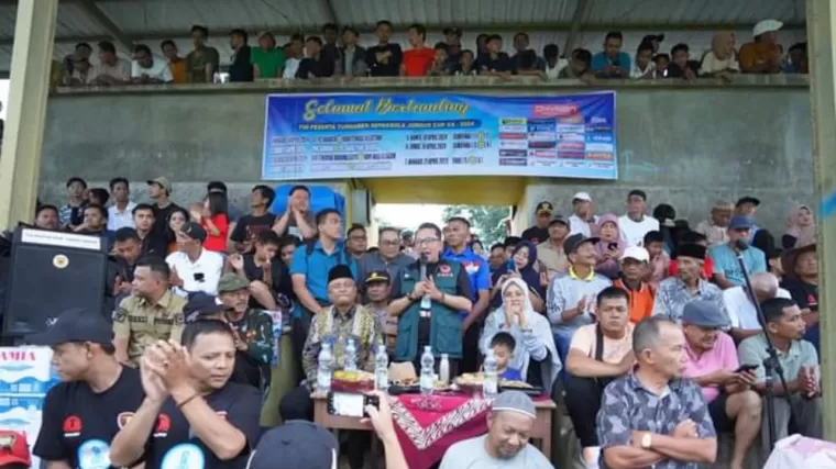 Bupati Tanah Datar Eka Putra buka turnamen Jordus Cup XX 2024. (Foto: Istimewa)