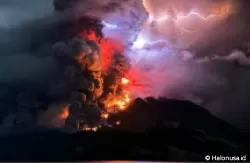 Erupsi Gunung Ruang di Provinsi Sulawesi Utara. (Foto: Twitter X @sarahandybay)