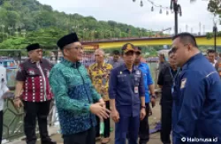 Wali Kota Padang Hendri Septa meninjau persiapan Festival Muaro. (Foto: Istimewa)