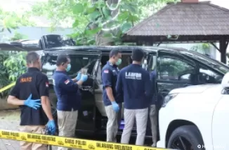 Polisi melakukan olah TKP kematian personel Satlantas Manado di Jakarta Selatan (Foto: Istimewa)
