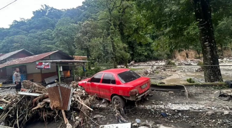 Kondisi pasbanjir bandang dan lahar dingin disalah daerah di Kabupaten Tanah Datar, Sumatera Barat. (Foto: Halonusa.id/Andri Maijar)