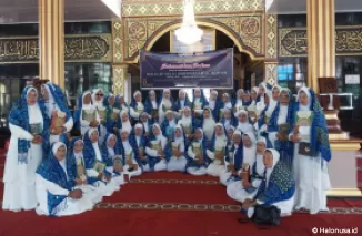 60 orang lanjut usia di Wilayah Lubuk Begalung mengikuti prosesi khatam Alquran yang diadakan di Masjid Imadudin, Lubuk Begalung. (Foto: Istimewa)