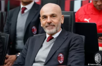 Pelatih AC Milan, Stefano Pioli. (Foto: Twitter @acmilan)