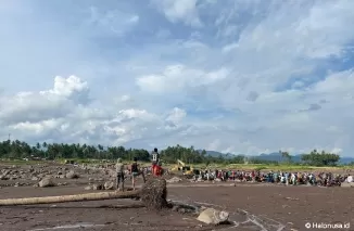 Proses pencarian korban pascabanjir bandang 'galodo' di Tanah Datar, Sumatera Barat. (Foto: Halonusa.id)
