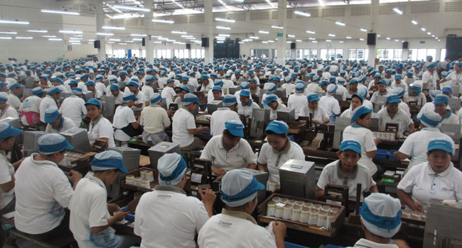 Foto Paket Kebijakan Ekonomi Hentikan PHK Industri Tekstil