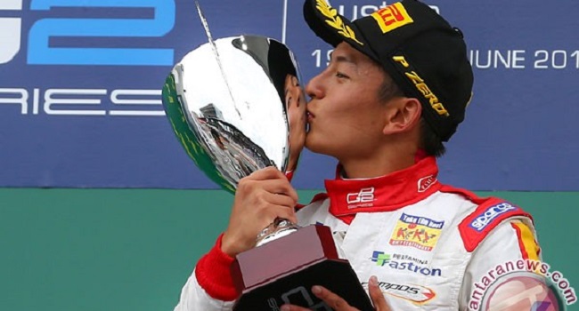 Foto Rio Haryanto Resmi Jadi Pebalap F1 Pertama dari Indonesia