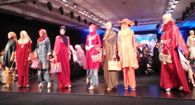 Foto Minangkabau Fashion Festival Dihelat 23 hingga 25 Mei di Padang