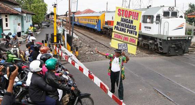 Foto Kendala Jalur Kereta Api Trans Sumatera