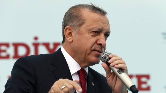Foto Presiden Erdogan Lanjutkan Kekuasaan di Turki