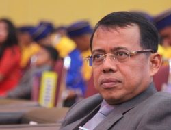 Foto Prof Ganefri Kantongi SK DPP Golkar Maju di Pilgub Sumbar