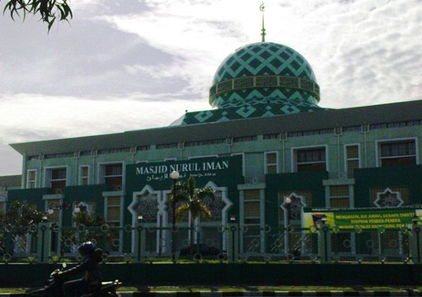 Foto Peringati Maulid Nabi, Masjid Agung Nurul Iman Gelar Tabligh Akbar